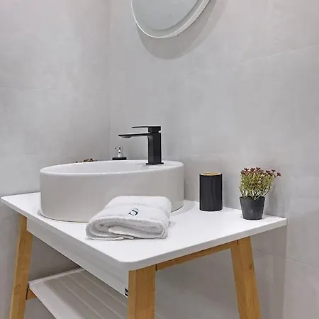 Paradise Slavija Tres *