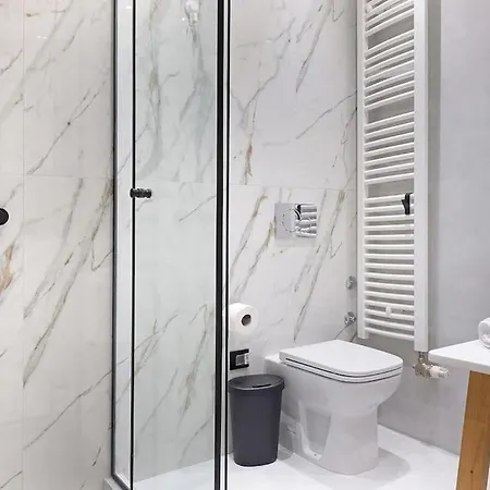 Paradise Slavija Tres Appartamento Belgrado