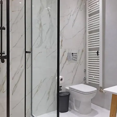 Paradise Slavija Tres *